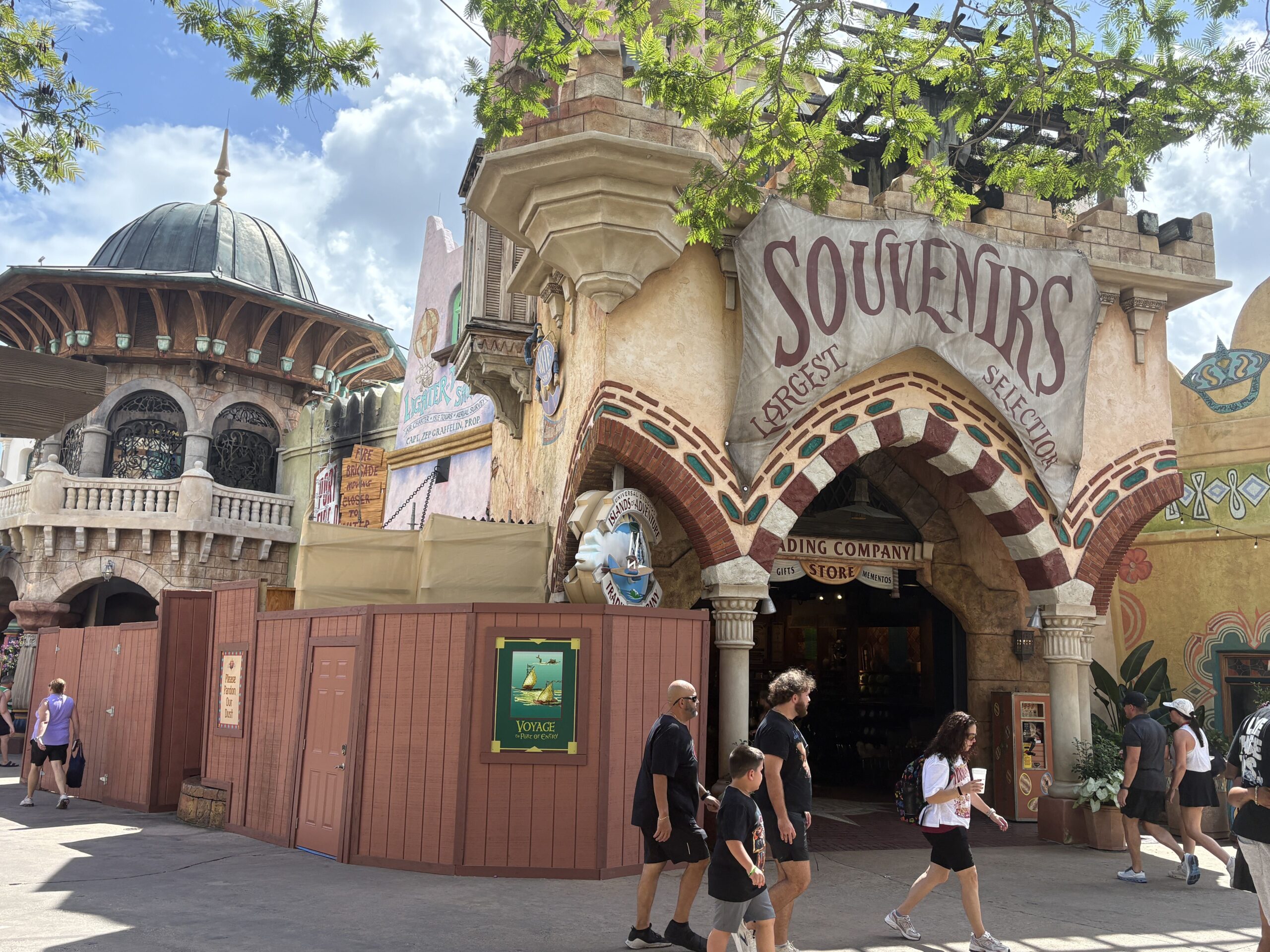 Islands of Adventure Trading Company Construction Walls