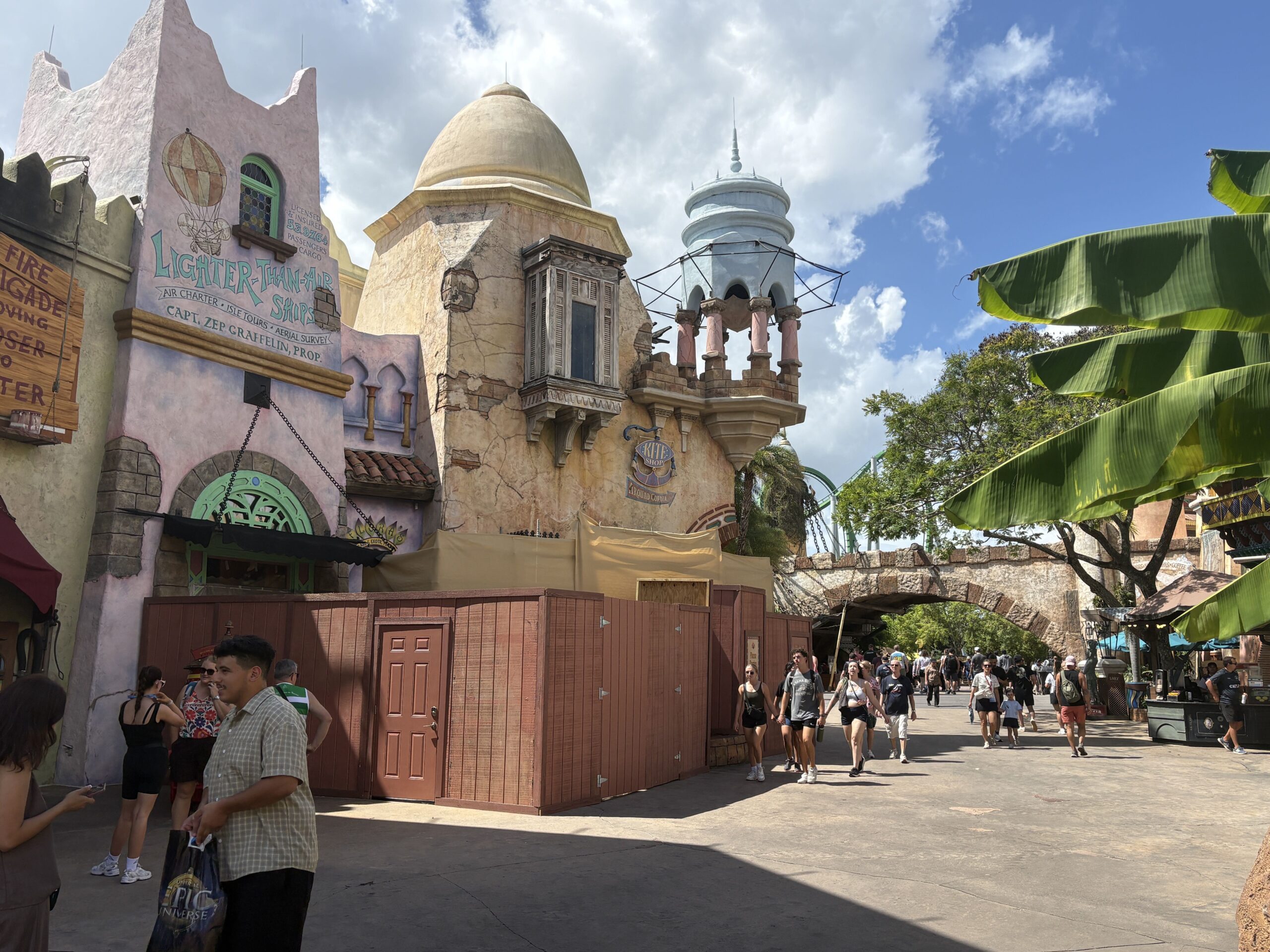 Islands of Adventure Trading Company Construction Walls