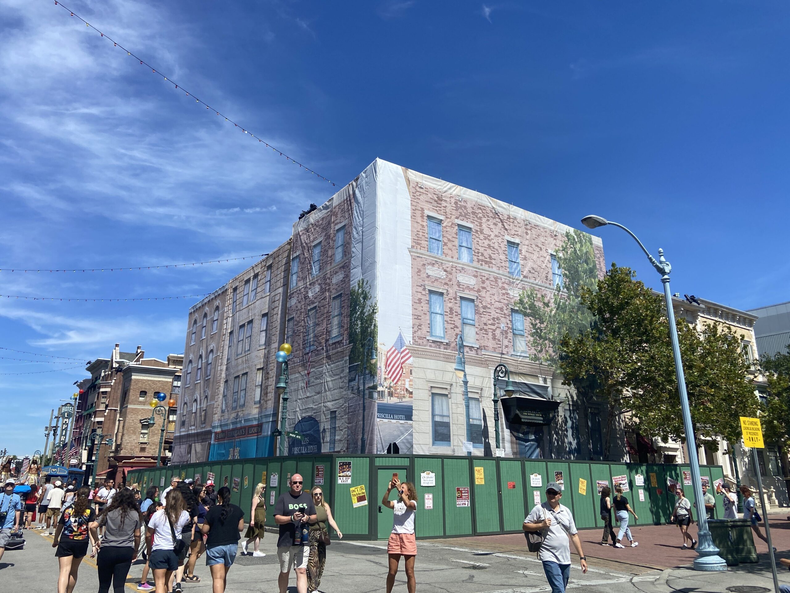 The Priscilla Hotel facade at Universal Studios Florida now has printed themed scrim, offering a slightly nicer view of the building for guests.