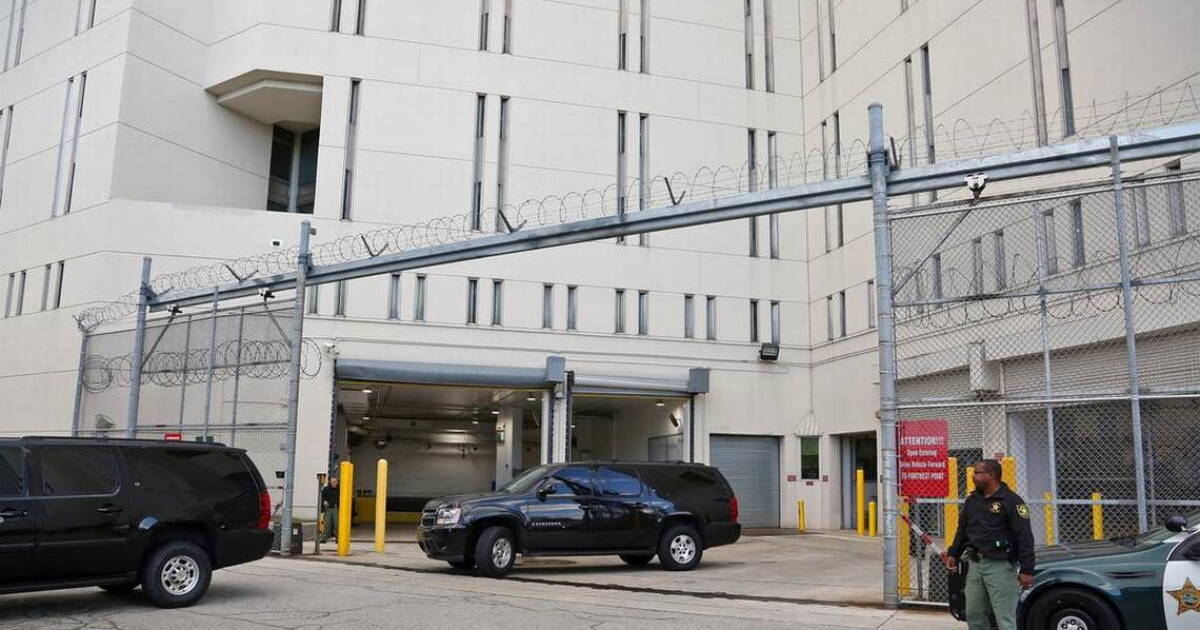 Florida has left mentally-ill defendants in jail for months past legal limits, lawsuit says