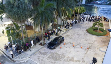 New immigration court tactic leads to huge lines and chaos in Miami