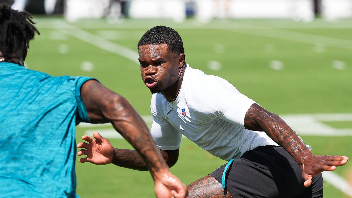 Jaguars Week 4 Snap Count Analysis: Explanation For Travis Hunter's Lack of Offensive Snaps