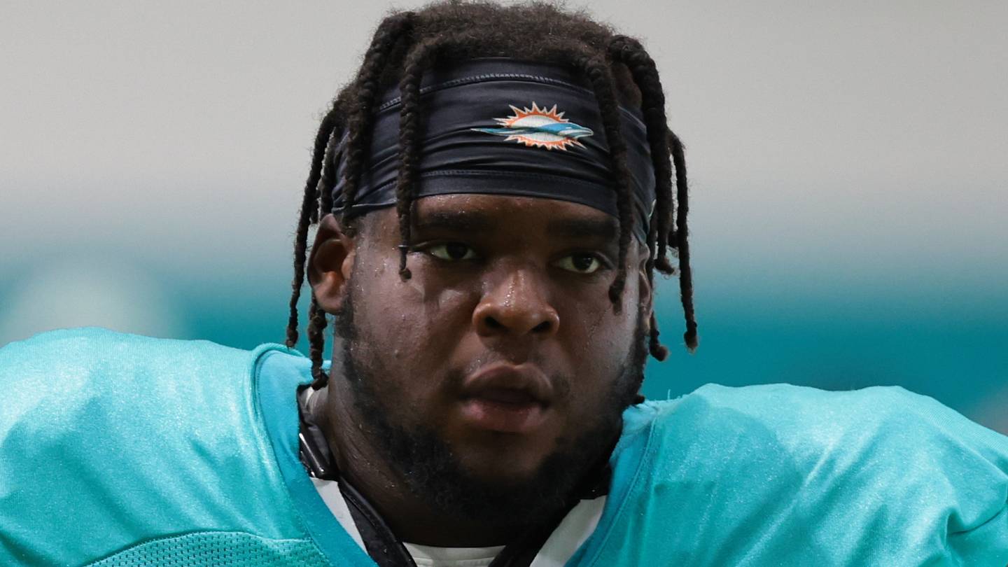 Miami Dolphins defensive lineman Kenneth Grant
