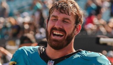 Jacksonville Jaguars offensive tackle Cole van Lanen (70) and Jacksonville Jaguars offensive tackle Walker Little (72) celebrate their win over the Patriots during an NFL football game at EverBank Stadium, Sunday, September 27, 2026, in Jacksonville, Fla. [Doug Engle/Florida Times-Union]