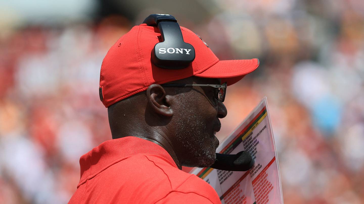 3 Questions Facing Buccaneers Against Steelers in Week 6: Will Tampa Bay Stop This Crucial Steelers Player?