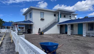 Ebb Tide Inn in Treasure Island looks to go vintage