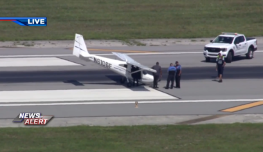 Small plane makes emergency landing at Fort Lauderdale Executive Airport; 2 on board OK - WSVN 7News | Miami News, Weather, Sports