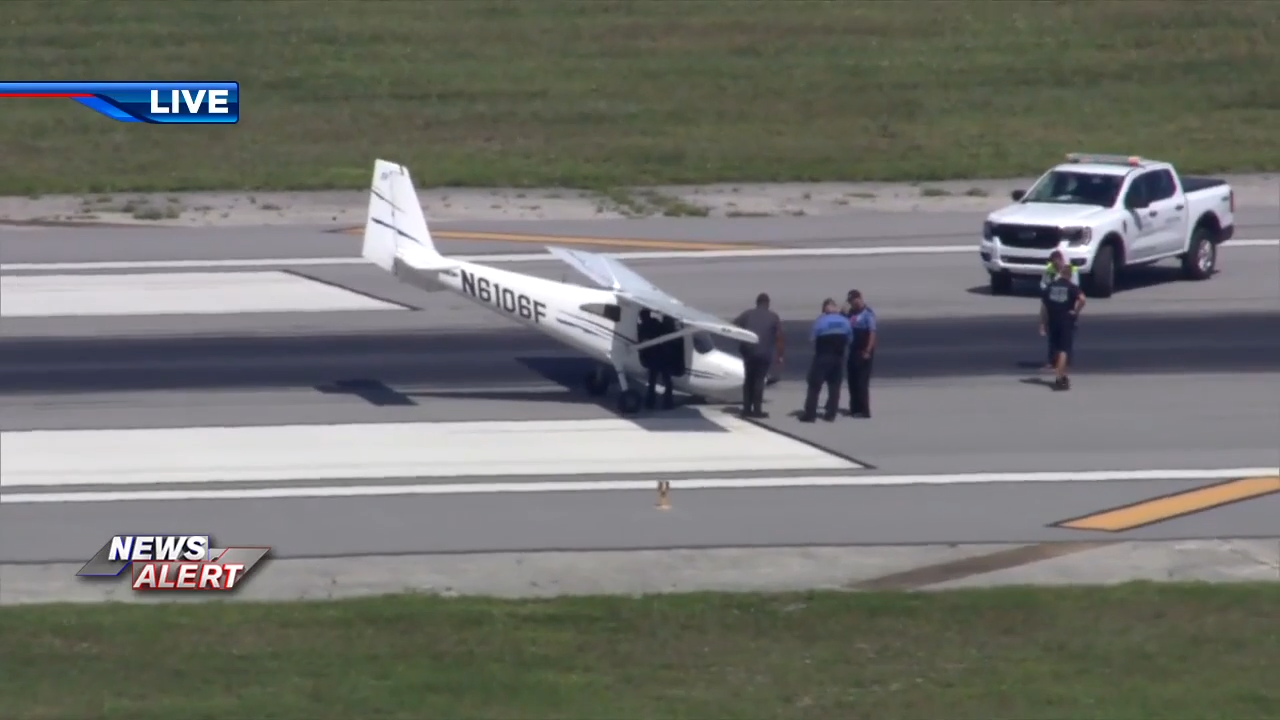 Small plane makes emergency landing at Fort Lauderdale Executive Airport; 2 on board OK - WSVN 7News | Miami News, Weather, Sports
