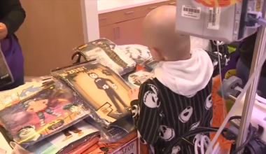 Nicklaus Children’s Hospital patients pick out Halloween costumes with help from Spirit Halloween - WSVN 7News | Miami News, Weather, Sports