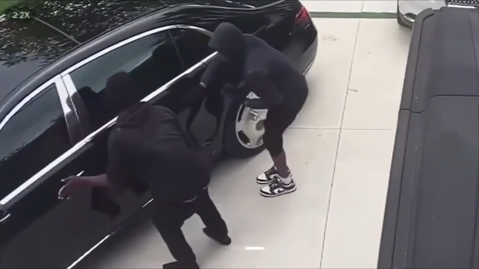 Victim speaks out after burglars failed to steal luxury cars in Miami Beach - WSVN 7News | Miami News, Weather, Sports