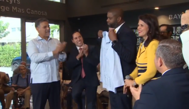 Gubernatorial candidates Donalds and Jolly campaign in Miami, Deerfield Beach ahead of Election Day - WSVN 7News | Miami News, Weather, Sports
