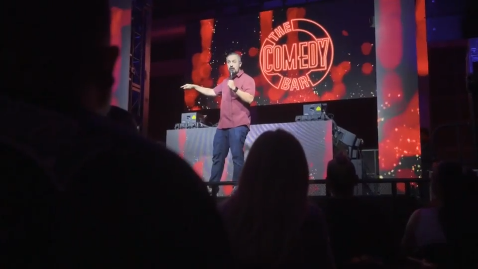 Fort Lauderdale nightclub becomes stand-up comedy club for a night of laughter - WSVN 7News | Miami News, Weather, Sports