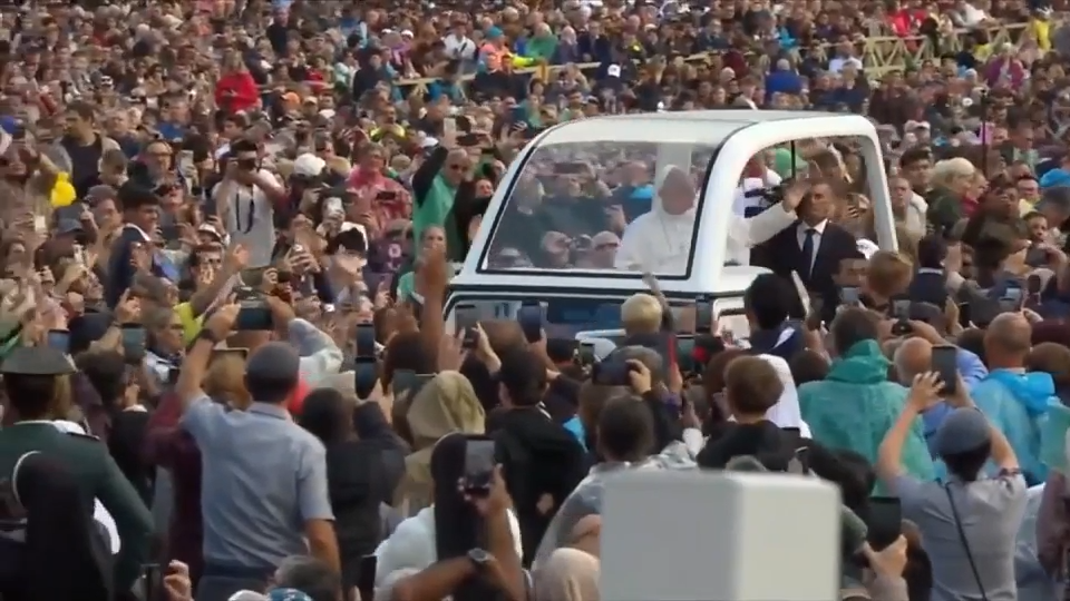 Churchgoers in Miami and across the world share relief, celebrate after Vatican says Pope Leo XIV is cancer-free - WSVN 7News | Miami News, Weather, Sports