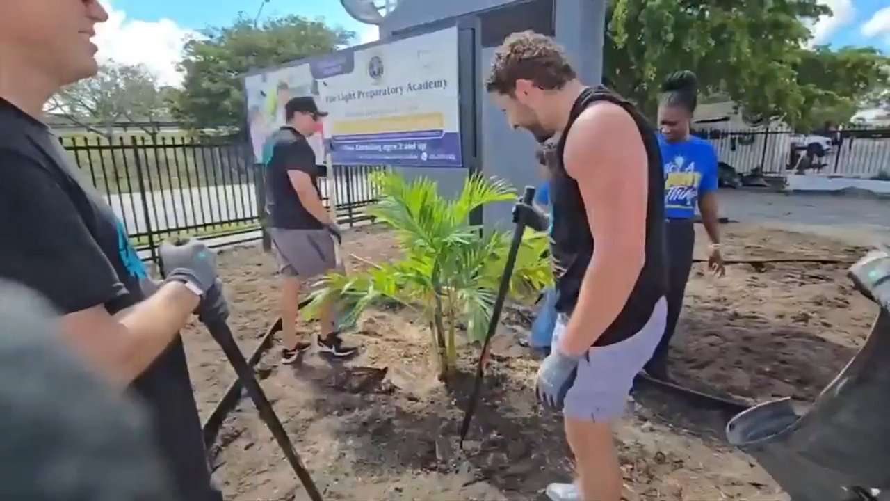 Miami Dolphins help beautify school in Miami Gardens as part of month-long initiative - WSVN 7News | Miami News, Weather, Sports