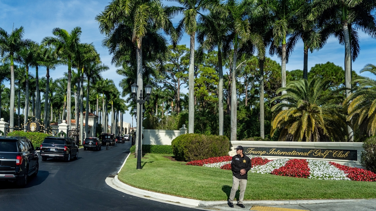 Trump proposes Camp David-style presidential retreat at his private Florida golf club
