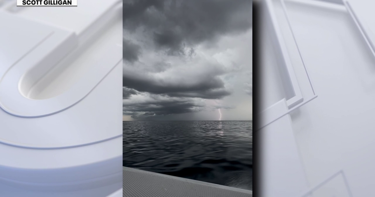Florida boaters race to shore after St. Elmo's fire appears: 'What in the world?'