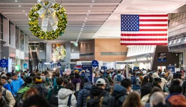 2026 holiday travel: Thanksgiving, Christmas airfares reach highest prices in a decade