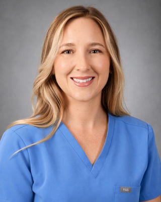 ER Nurses – Holy Cross Health – Sarah Petty, BSN, RN, CEN, TCRN, CPEN, CCRN