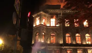A large-scale fire broke out at the historic Miller Estate in St. Petersburg