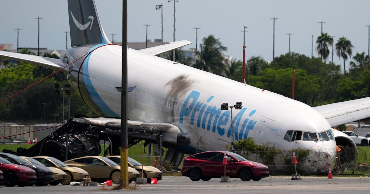 Federal report says pilots weren’t warned about wind before Amazon cargo plane crashed in Miami