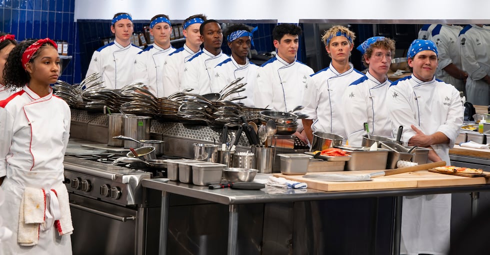 HELL'S KITCHEN: CONTESTANTS in the "Tale of Two Kitchens"  episode of HELL’S KITCHEN airing...