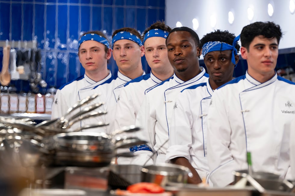 HELL'S KITCHEN: CONTESTANTS in the "Tale of Two Kitchens"  episode of HELL’S KITCHEN airing...