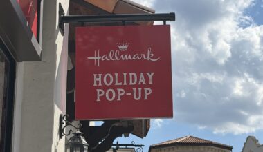Opening Date Revealed for Hallmark Holiday Pop-Up Shop at Disney Springs
