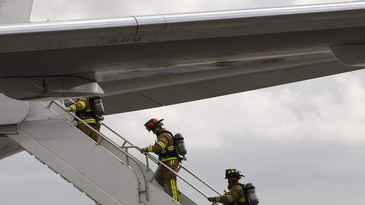 Severe Turbulence on Avianca Flight Injures 8, Forces Emergency Landing in Miami
