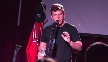 Review: In Tampa, Kyle Gordon lives a million fictional lives during satirical music history concert (w/ photos)