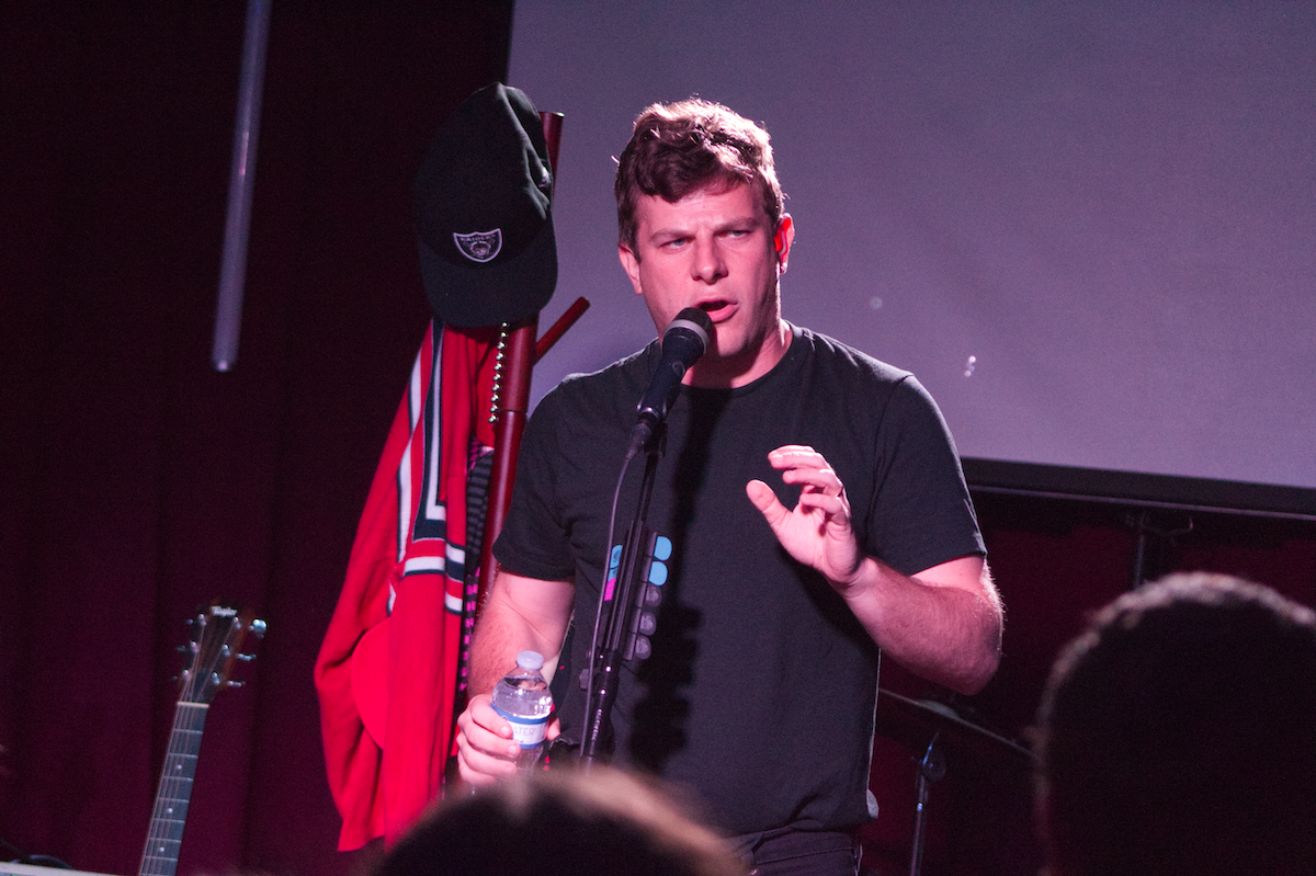 Review: In Tampa, Kyle Gordon lives a million fictional lives during satirical music history concert (w/ photos)