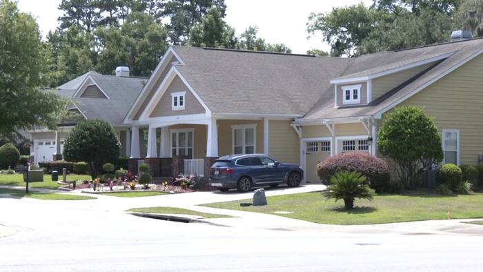 Thank you, or no thanks? Winter Garden’s property tax signs divide voters on Amendment 3