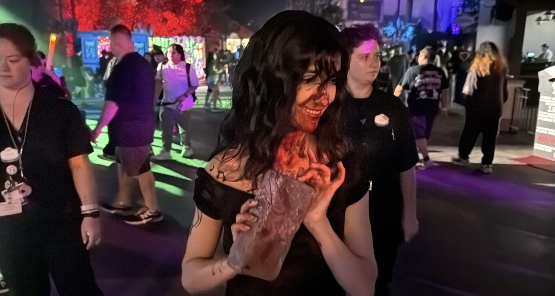 Guests Harassing Nikki at Halloween Horror Nights Lead to Performer Ending Character Meet and Greet Early