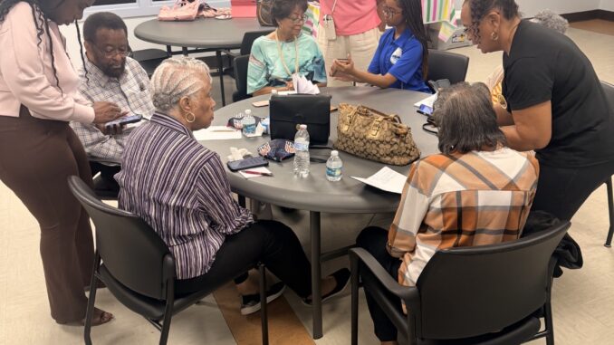 Top Teens Help Seniors Get Educated on Smartphones – Free Press of Jacksonville
