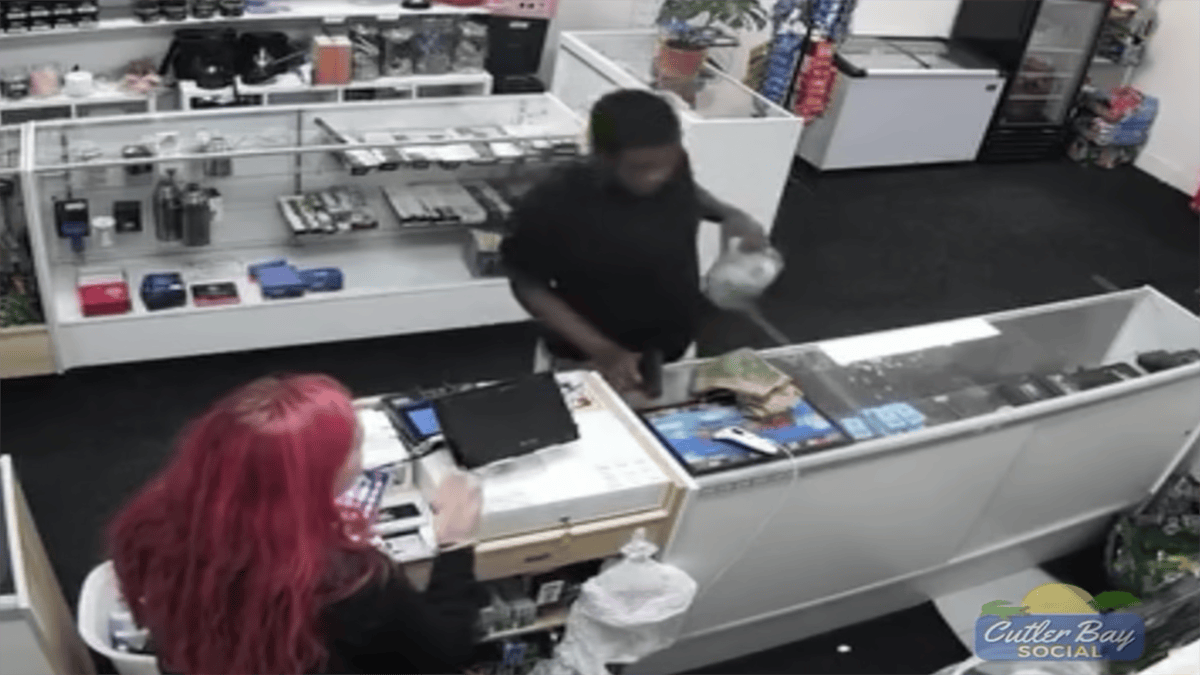 Miami man arrested in armed robbery spree, along with accomplice in 1 crime, deputies say – NBC 6 South Florida
