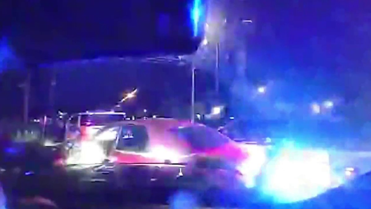Dashcam shows battery and robbery suspect’s car being stopped by grappler in Hialeah – NBC 6 South Florida