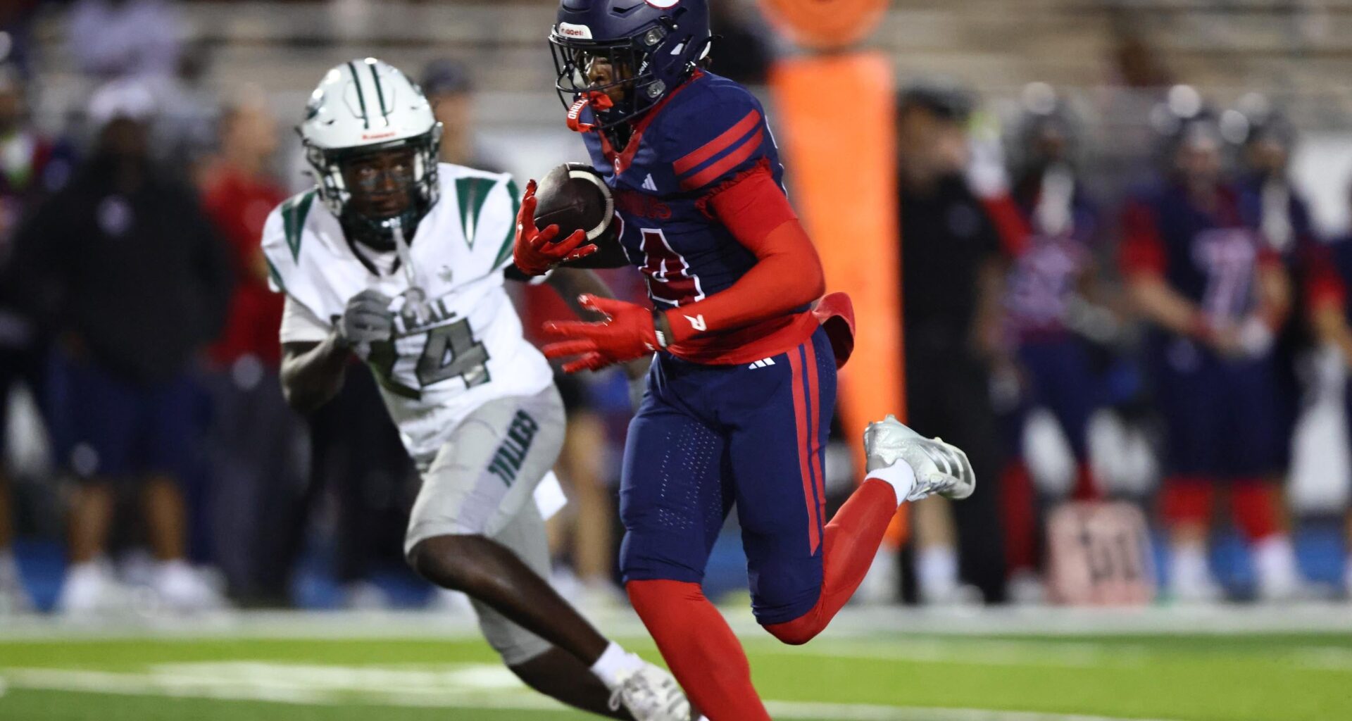 Columbus wide receiver Tyler Bryant races for a first-half score for the No. 6 Explorers in their 28-3 win over No. 22 Miami Central on Friday (PHOTO: Jeff Klein)