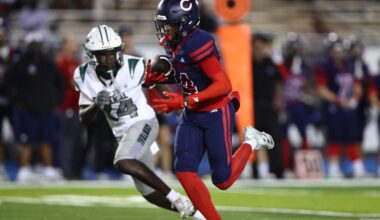 Columbus wide receiver Tyler Bryant races for a first-half score for the No. 6 Explorers in their 28-3 win over No. 22 Miami Central on Friday (PHOTO: Jeff Klein)