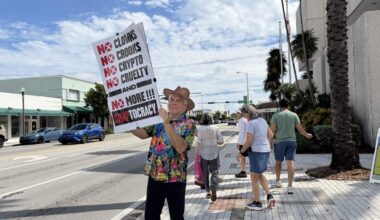 North Miami activists gather for No Kings Day