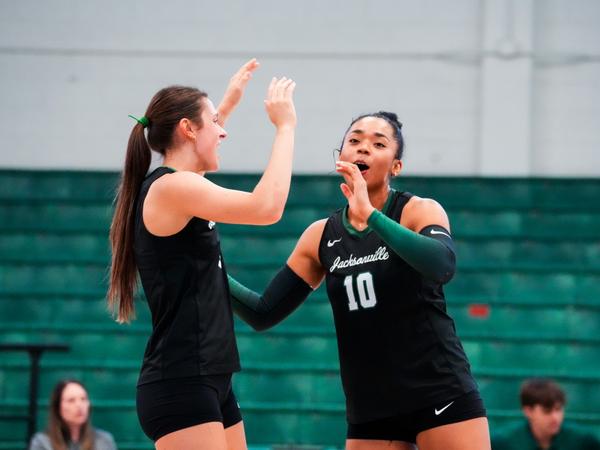 Dolphins Take Five-Set Battle Over Hatters