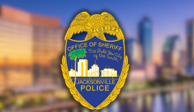 Man hospitalized after domestic-related shooting on Summer Breeze Drive, JSO says – 104.5 WOKV