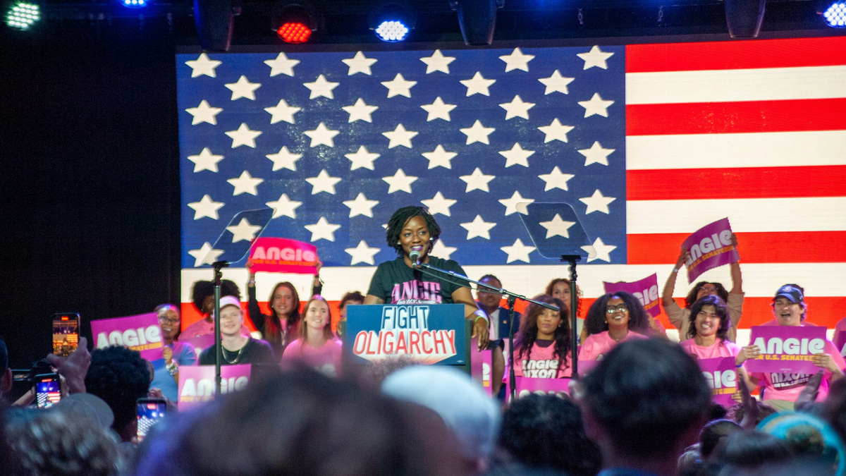 Bernie Sanders, Angie Nixon rally at The Moon in Tallahassee