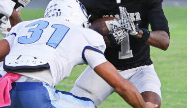 PHOTO GALLERY | Oasis Sharks vs Mariner Tritons football