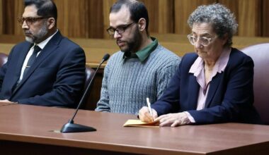 Killer who suffocated wife, girls should be executed: jury