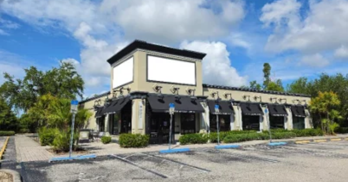 Fort Myers' old Ruby Tuesday building sold to Lee Memorial Inc. | News