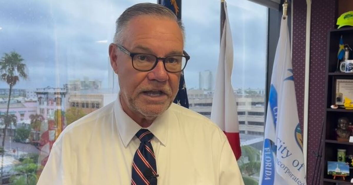 Fort Myers Mayor Kevin Anderson outlines re-election priorities: Safety, economy, housing | WGCU News