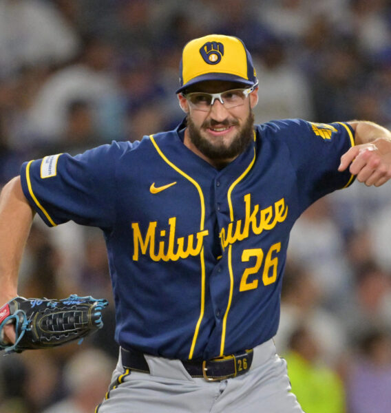2026 10 16T032426Z 81075855 MT1USATODAY30094806 RTRMADP 3 MLB NLCS MILWAUKEE BREWERS AT LOS ANGELES DODGERS scaled e1792153280553
