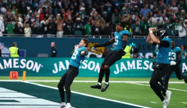 Eagles vs. Jaguars final score, results: Jacksonville pulls off London stunner with last-second Cam Little kick  image