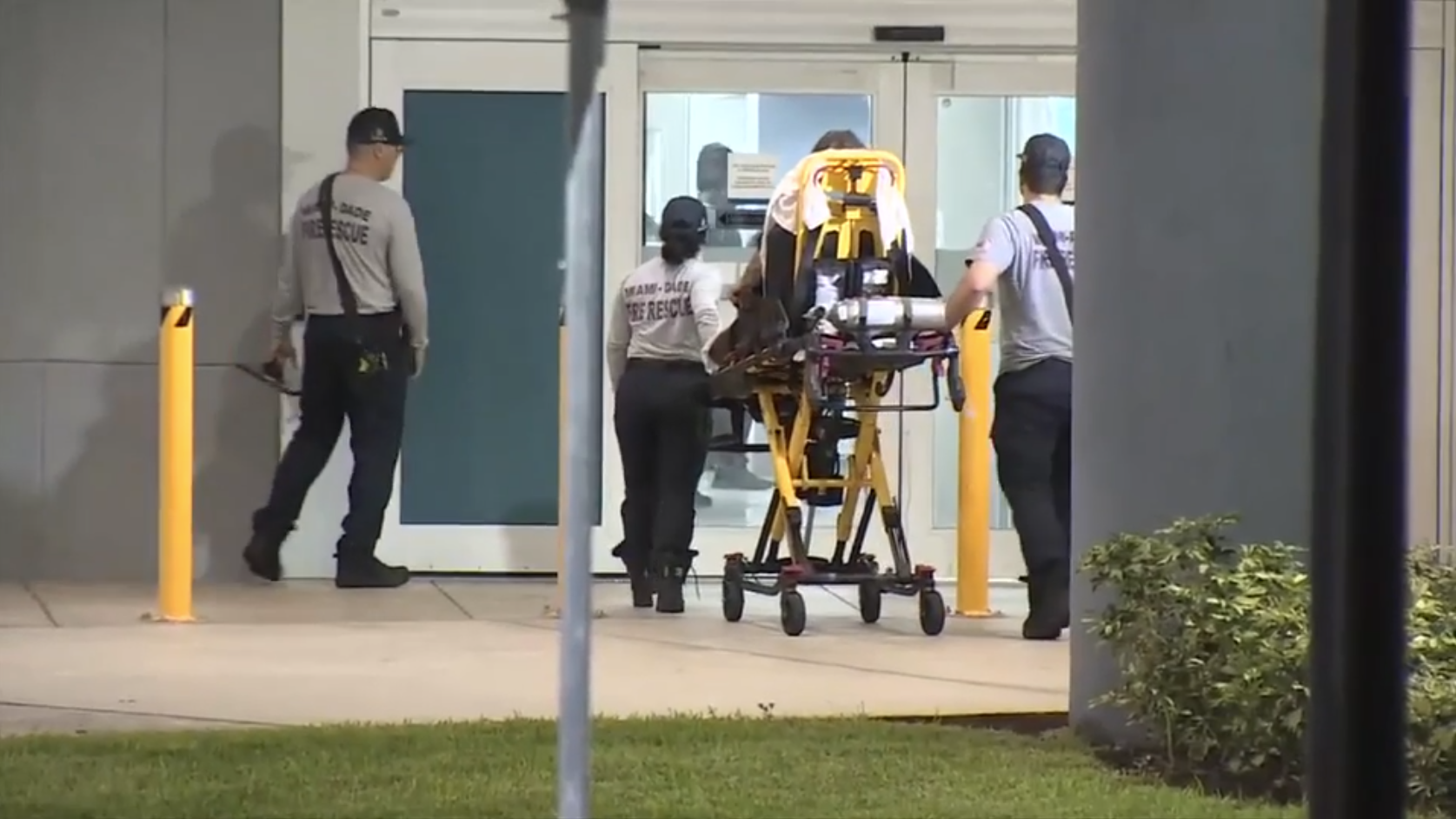 8 injured after JFK-bound Avianca flight from Medellín diverts to MIA due to turbulence - WSVN 7News | Miami News, Weather, Sports