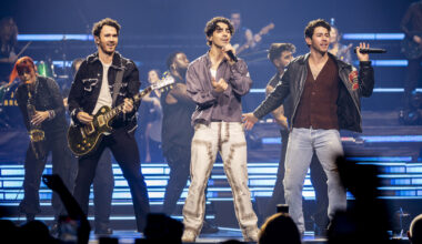 Jonas Brothers together in Miami for concert
