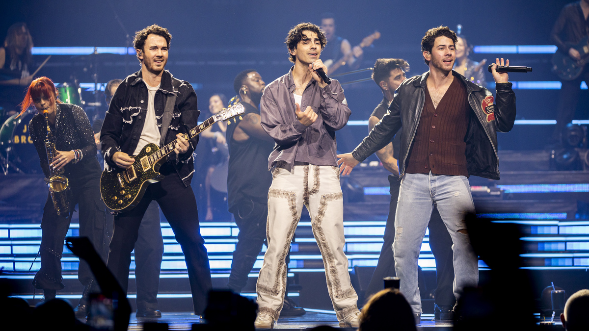 Jonas Brothers together in Miami for concert